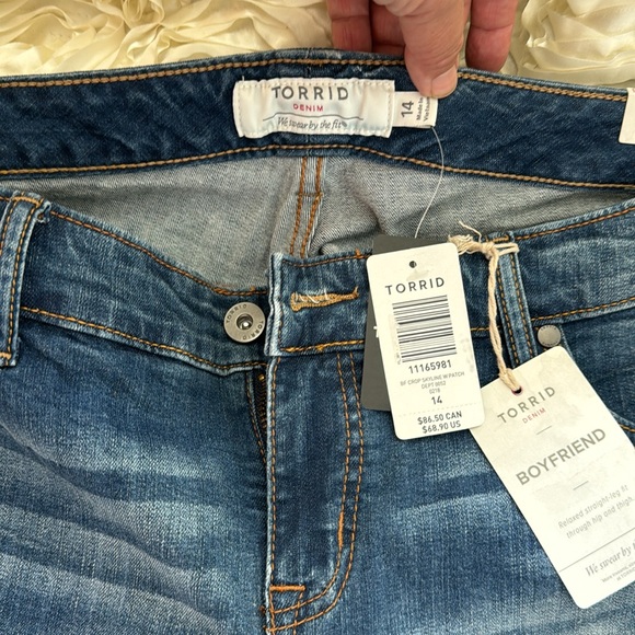 NEW torrid boyfriend jeans - Picture 4 of 10
